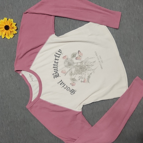 RARE!! ARIZONA Social Butterfly Raglan Colorblock Long Sleeved Crop Top Baby Tee - Picture 3 of 13
